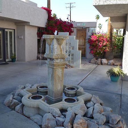 All Worlds Resort Palm Springs Extérieur photo