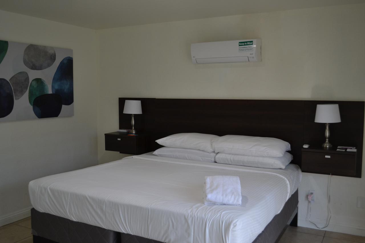 All Worlds Resort Palm Springs Extérieur photo