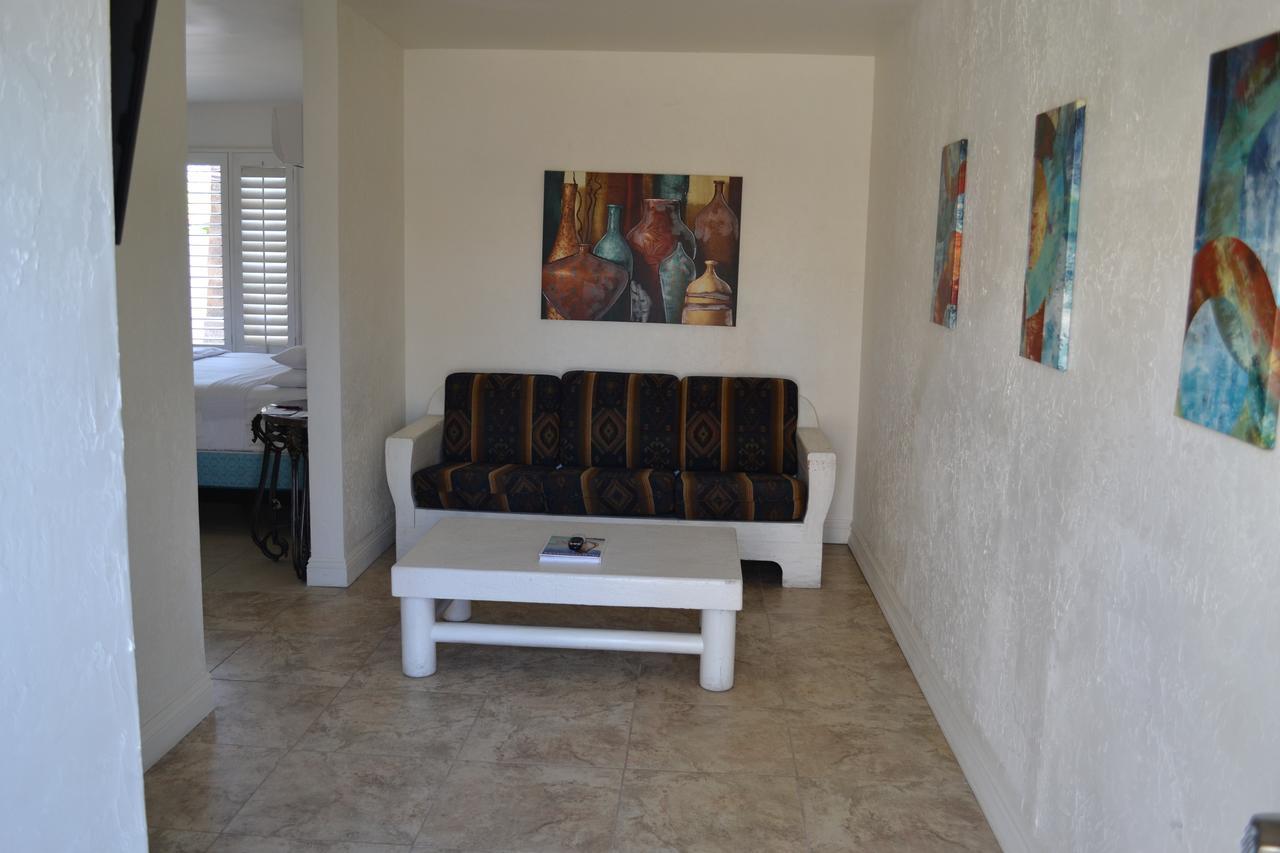 All Worlds Resort Palm Springs Extérieur photo