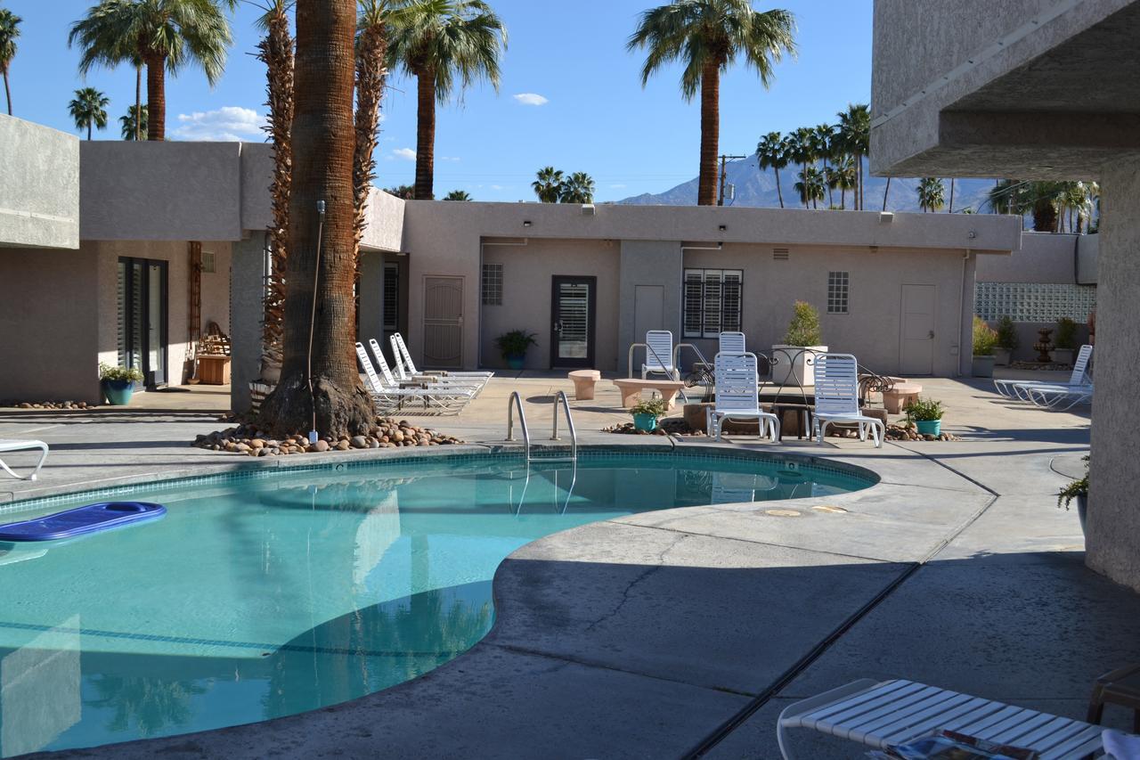 All Worlds Resort Palm Springs Extérieur photo